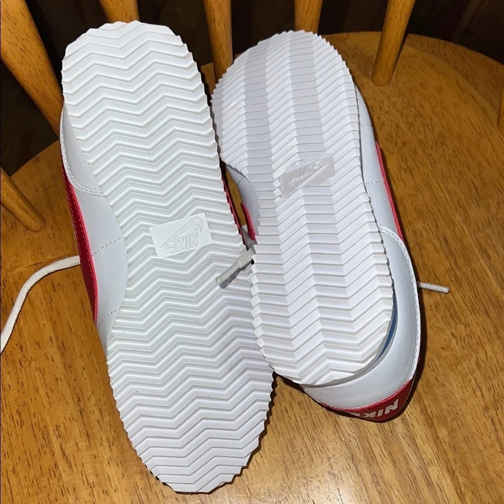 Nike Kids White and Red Cortez Sneakers Youth 4Y NO BOX but NEW